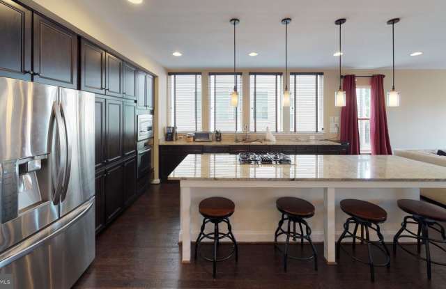 22836 GOLDSBOROUGH TER Gallery 4