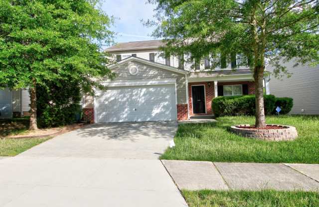 Spacious, Beautiful 3 BR, 2.5 bath with fenced in yard! photos photos