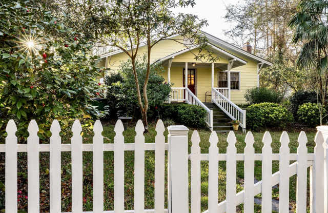 566 Newberry Street SW photos photos