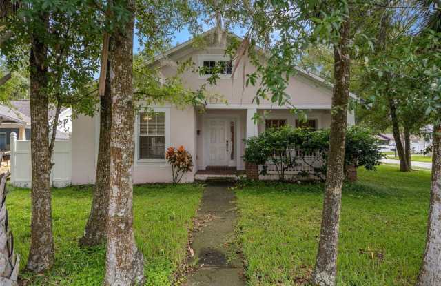 212 W IDLEWILD AVENUE - 212 West Idlewild Avenue, Tampa, FL 33604
