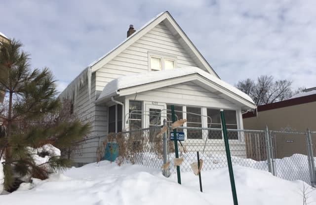 4255 Chicago Ave - 4255 Chicago Avenue, Minneapolis, MN 55407