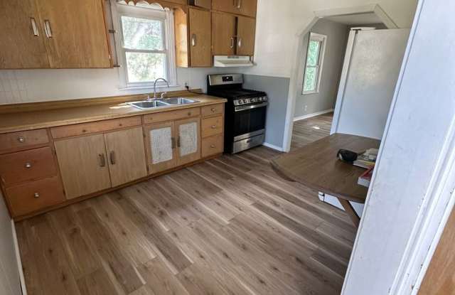 Updated 2 bedroom home! Gallery 3