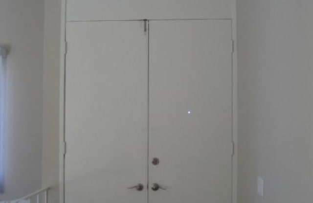 5022 Dutcher Avenue Gallery 3