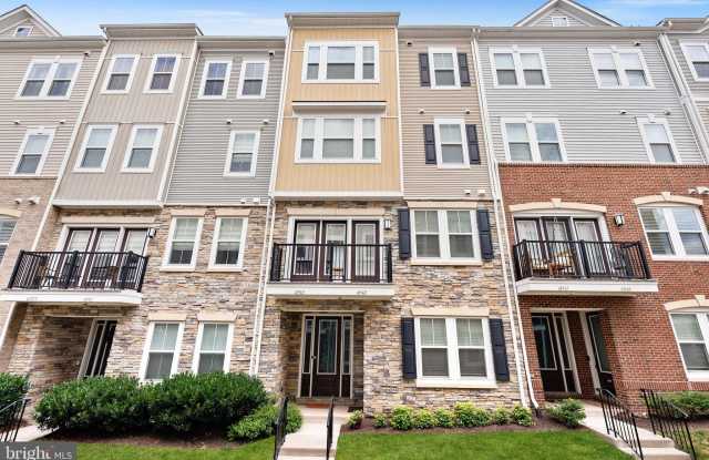 41963 PICKWICK MILL Terrace Gallery 1