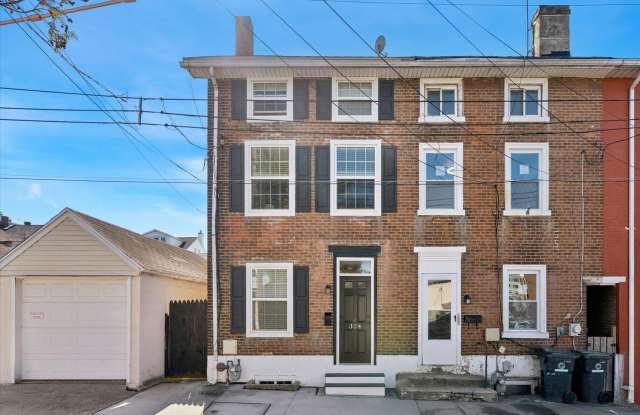 Beautifully Renovated End-Unit Townhome in the Heart of Phoenixville photos photos