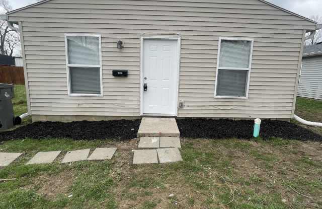 2045 N Dearborn Street photos photos