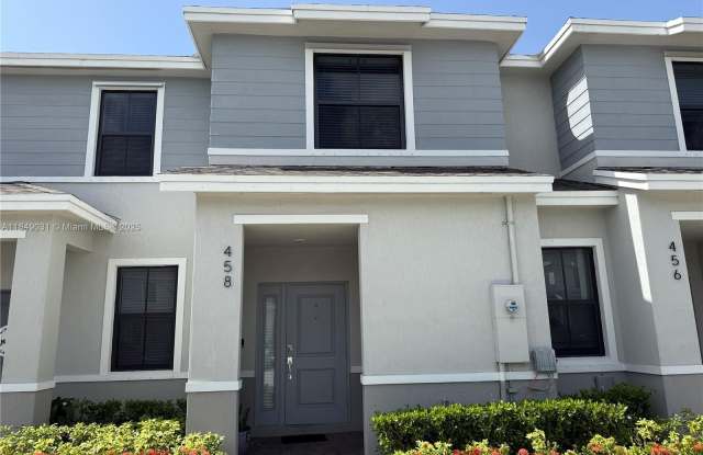 458 NE 12th St photos photos