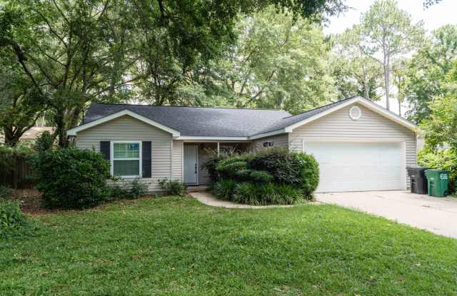 3 bedroom / 2 bath with fenced yard in Killearn Acres photos photos