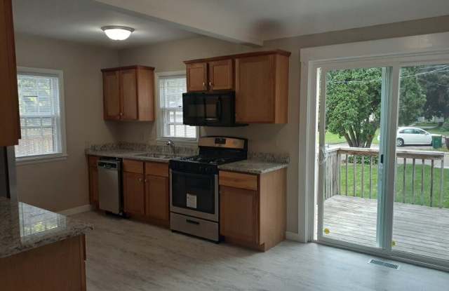 Freshly updated 3 Bed/1.5 Bath House- Robbinsdale- Available NOW! photos photos