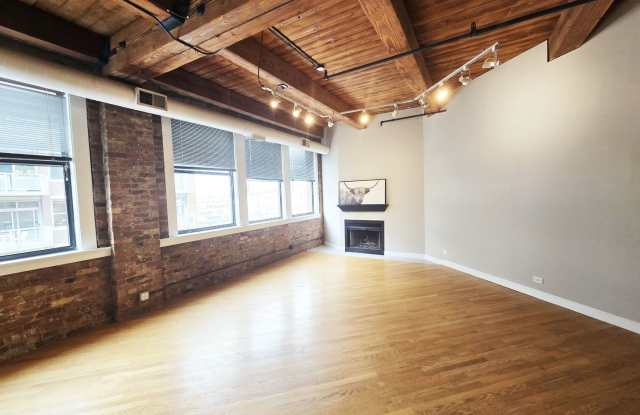 913 W Van Buren Street Gallery 2