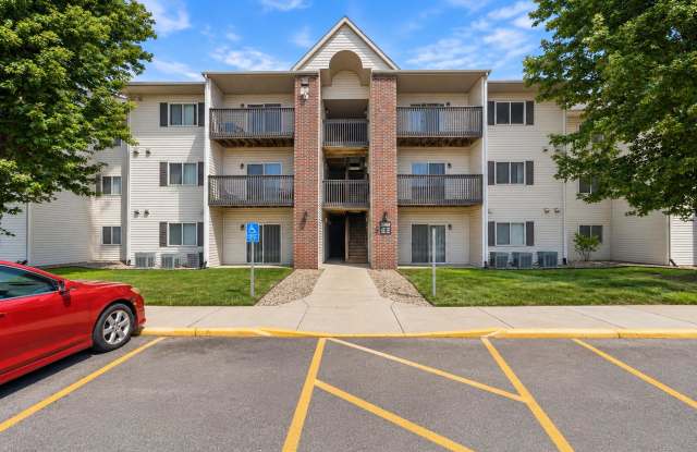 Pineview Place Apartments Gallery 1