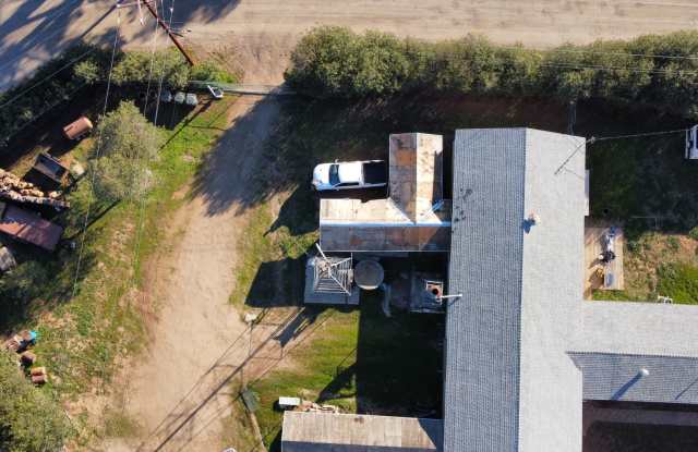 LARGE workshop or storage space available for lease in Ramona. - 3361 Dye Road, Ramona, CA 92065
