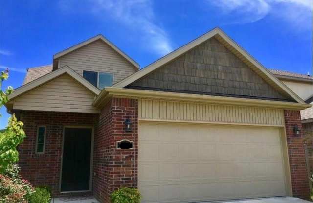 2638  N Valencia  AVE photos photos