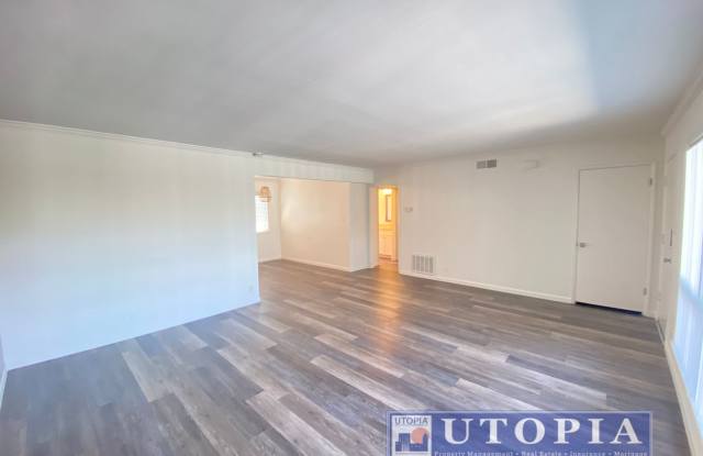 Charming Top floor, 2 bedroom 1-bathroom apartment located on East Cliff Drive Gallery 3