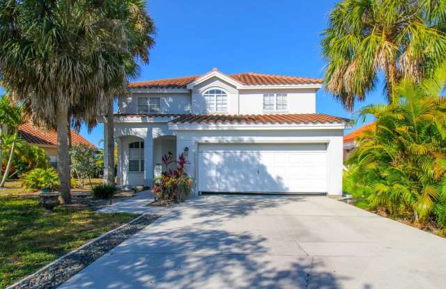 4-Bedroom Lakefront Annual Rental With Private Pool & Pet-Friendly! Gallery 4