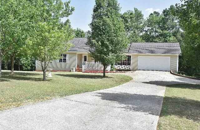 Spacious 3-Bedroom Home with Huge Daylight Basement in Commerce, GA photos photos
