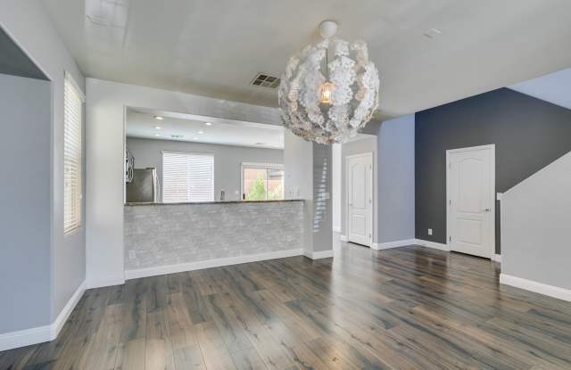 8365 Rygate Avenue Gallery 4
