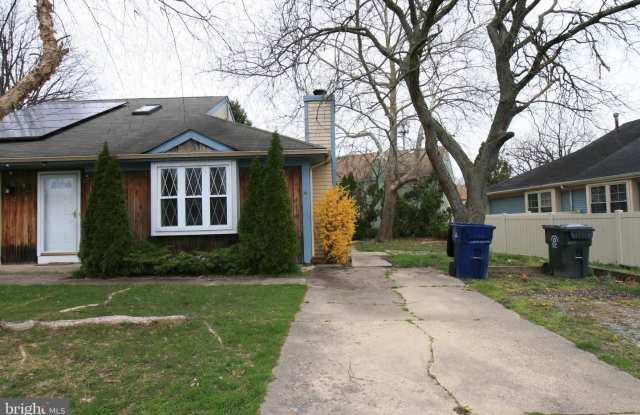 10 FRANKLIN PL - 10 Franklin Place, Echelon, NJ 08043