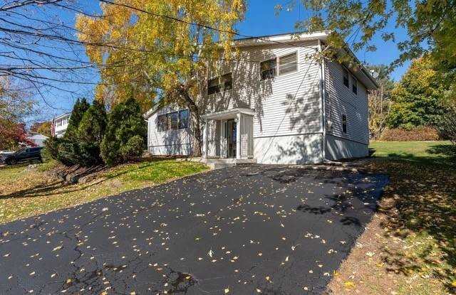 10 Brooker Dr photos photos