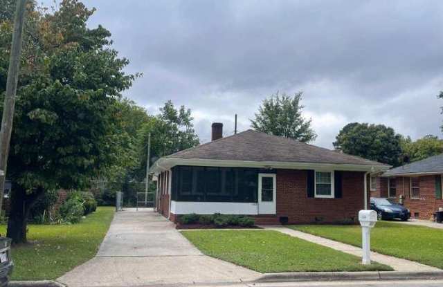 1304 Marlow Street East photos photos