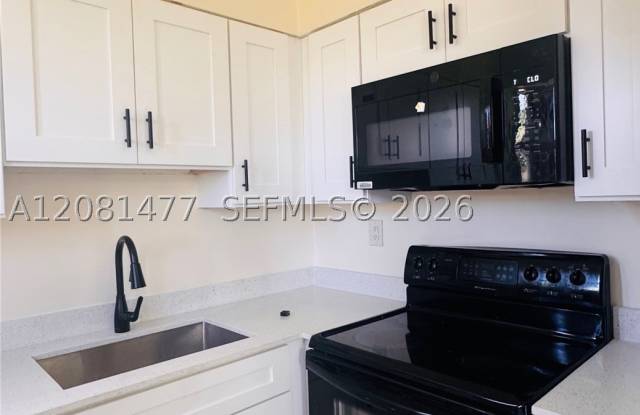22295 SW 109th Ct Gallery 2