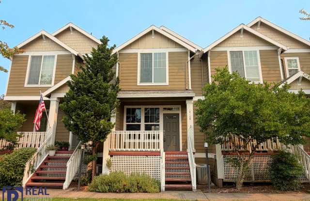 Bright 2-Bed, 2.5-Bath Beaverton Townhouse with Attached Garage & AC Gallery 1