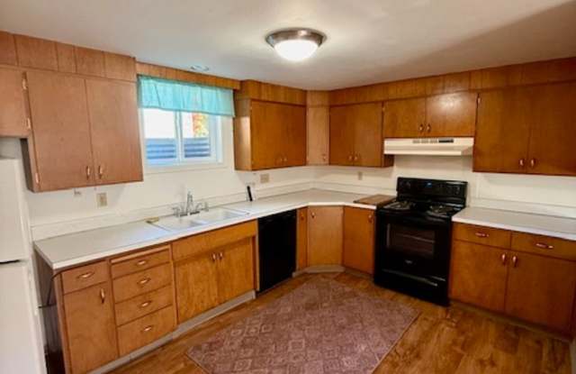 Spacious 3 Bedroom Lower-Level Apartment – Flexible Lease Terms Available! photos photos Spacious 3 Bedroom Lower-Level Apartment – Flexible Lease Terms Available! photos photos