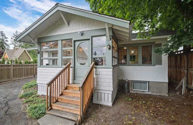 Charming Furnished 2BR Bungalow in Rockwood photos photos