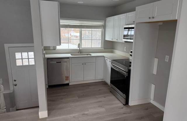 Newly renovated 4 bedroom home! photos photos