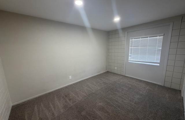 2034 W CACTUS Road Gallery 4