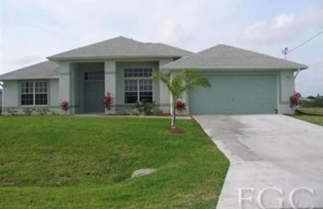 4303 5th Street SW - 4303 5th Street Southwest, Lehigh Acres, FL 33976