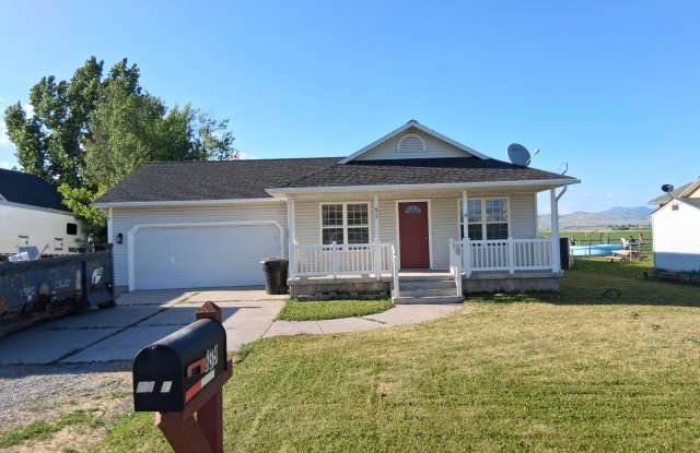 839 E 200 S photos photos