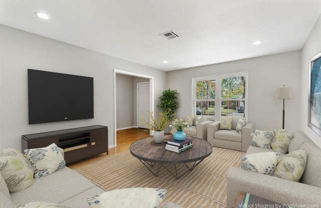 5530 Burlinghall Drive Gallery 3