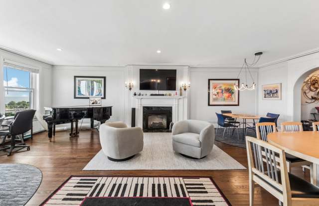 3240 N Lake Shore Drive Gallery 4