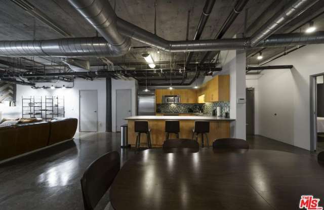 1100 S Grand Ave - 1100 South Grand Avenue, Los Angeles, CA 90015