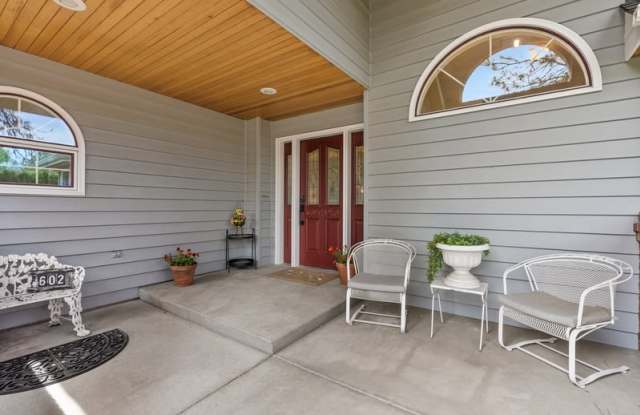 602 West Bradford Court Gallery 4