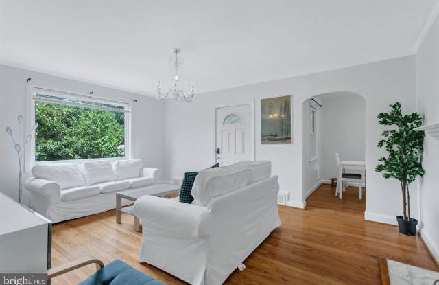 744 SILVER SPRING Avenue Gallery 3
