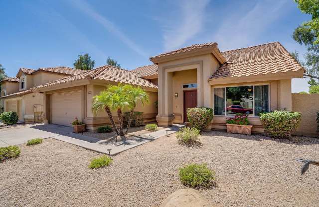 9064 E MEADOW HILL Drive Gallery 2