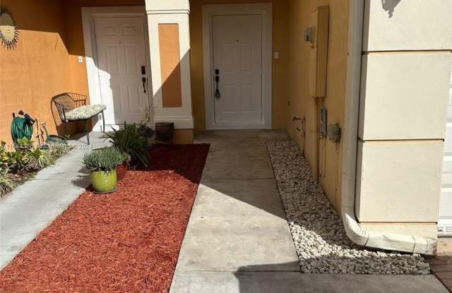 6410 Catalina Ln - 6410 Catalina Lane, Tamarac, FL 33321