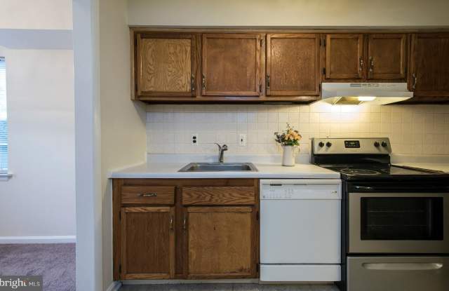 9589 HAGEL CIRCLE Gallery 4