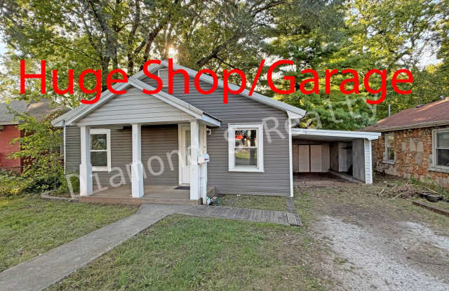 MOVE IN SPECIAL! Cute 3 bedroom home close to Evangel University and Spfd/Green County Park Board - 711 North Fremont Avenue, Springfield, MO 65802 MOVE IN SPECIAL! Cute 3 bedroom home close to Evangel University and Spfd/Green County Park Board - 711 North Fremont Avenue, Springfield, MO 65802