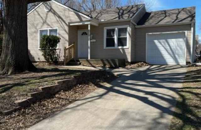 300 9th Street - 300 9th Street, Warrensburg, MO 64093