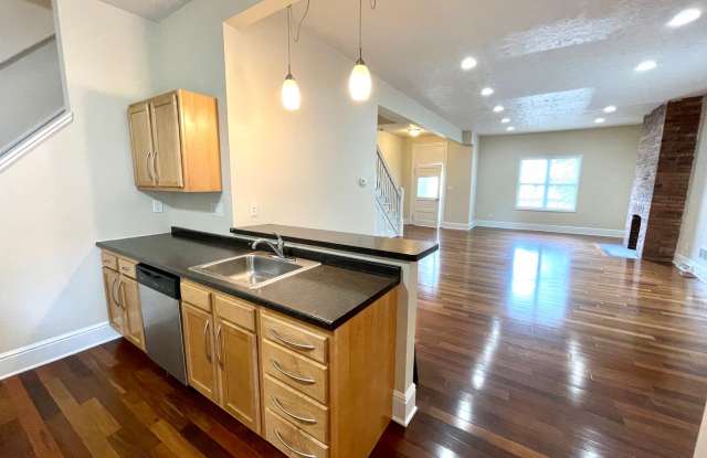 Amazing 4 Bedroom House! Hardwood, 2.5 Baths Stainless, A/C photos photos