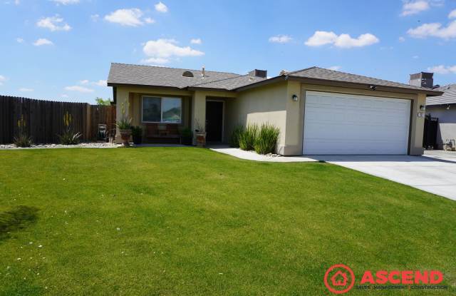 Spacious 4 Bed, 2 Bath Home with Garage in Bakersfield photos photos