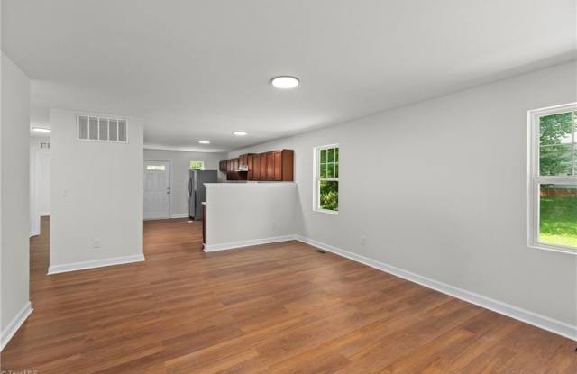 2816 Ansonia Street Gallery 3