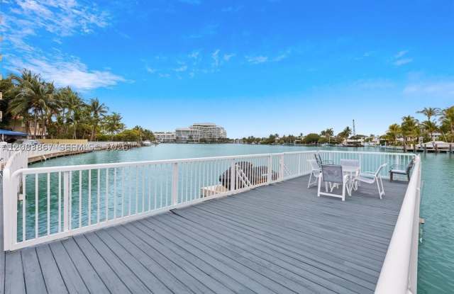 4720 Pine Tree Dr Gallery 1