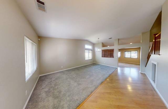 Beautiful 2 story 4 bed/2.5 bath Home in Yucaipa, Ca. Gallery 4