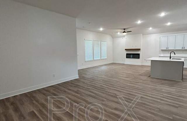 7001 E Sugarloaf Gallery 2