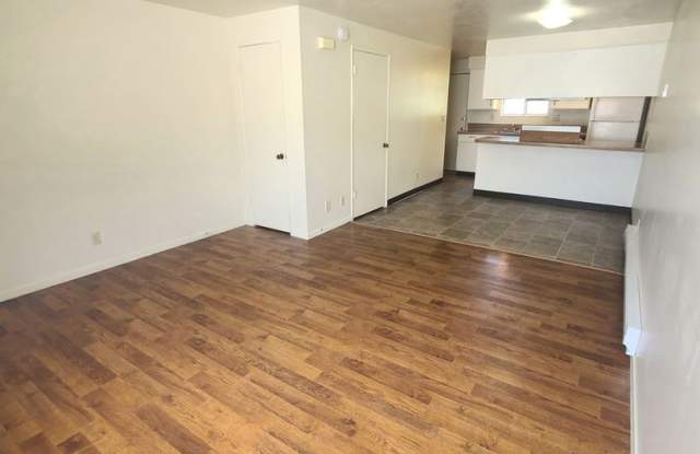 2 bed 1 bath two-story townhome neat Whitewater Park in Boise! photos photos