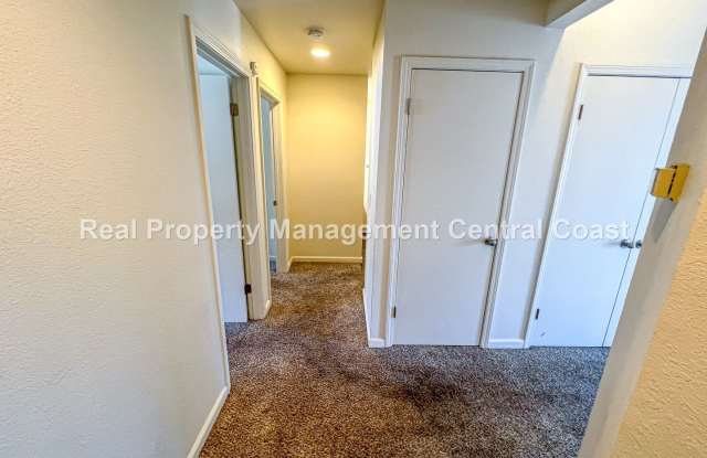 AVAILABLE APRIL - Upstairs San Luis Obispo Condo - 2 Bedroom / 1 Bathroom - 1021 Southwood Drive, San Luis Obispo, CA 93401